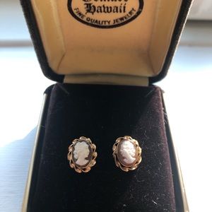 Vintage cameo 14k plated earrings
